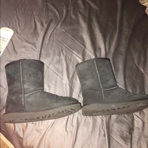 short black uggs. size 3. NWOT